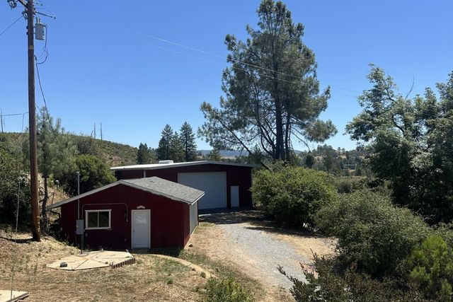 7436 Eagle View Dr, Mountain Ranch, CA 95246