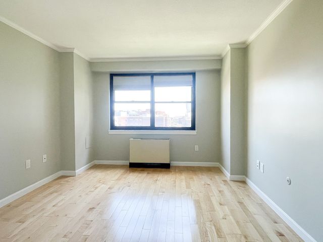 9 Hawthorne Place 11J, Boston, MA 02114
