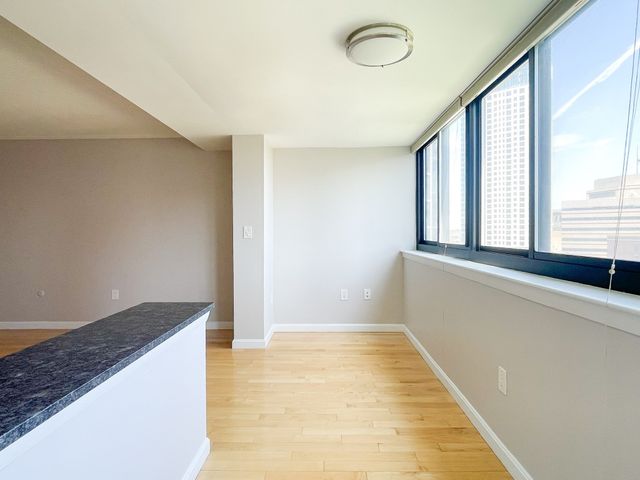 9 Hawthorne Place 11J, Boston, MA 02114