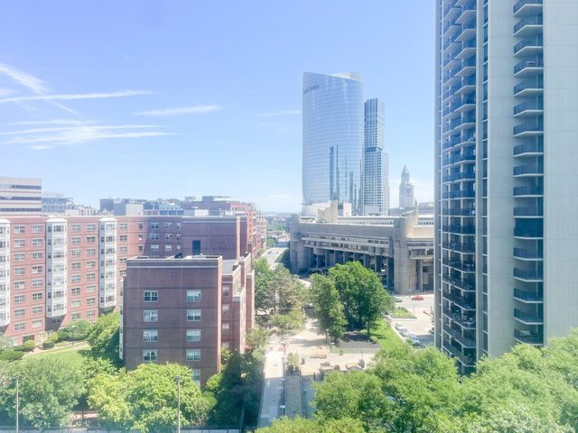 9 Hawthorne Place 11J, Boston, MA 02114