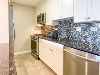 9 Hawthorne Place 11J, Boston, MA 02114
