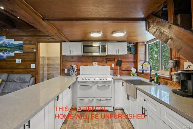 23882 Springwater, Crestline, CA 92325