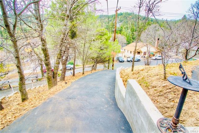 23882 Springwater, Crestline, CA 92325