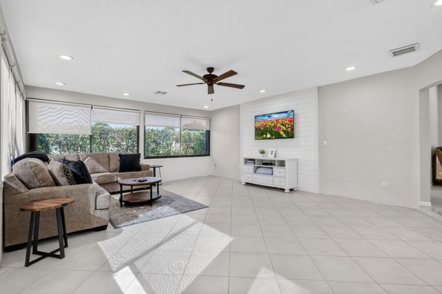 870 NW 32nd Avenue, Delray Beach, FL 33445