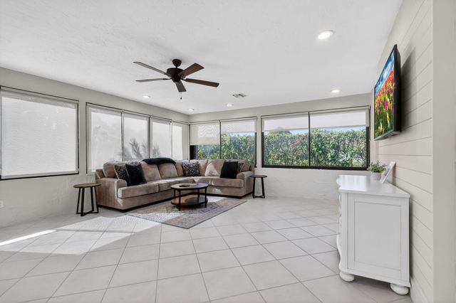 870 NW 32nd Avenue, Delray Beach, FL 33445