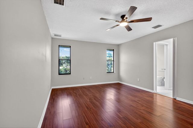 870 NW 32nd Avenue, Delray Beach, FL 33445