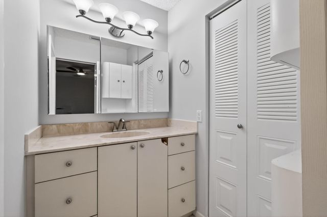 870 NW 32nd Avenue, Delray Beach, FL 33445