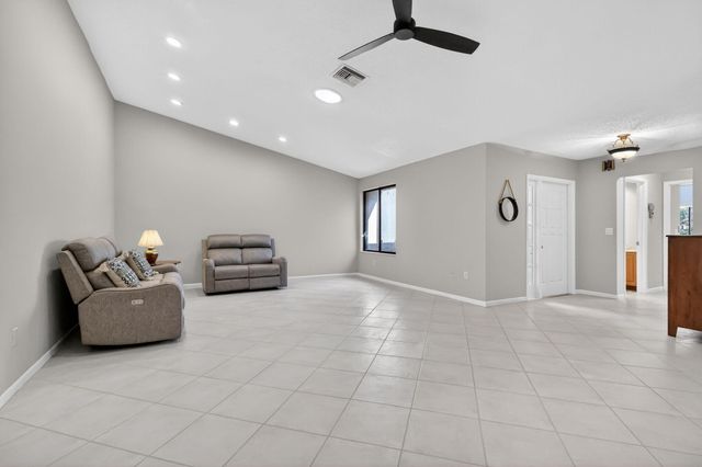 870 NW 32nd Avenue, Delray Beach, FL 33445