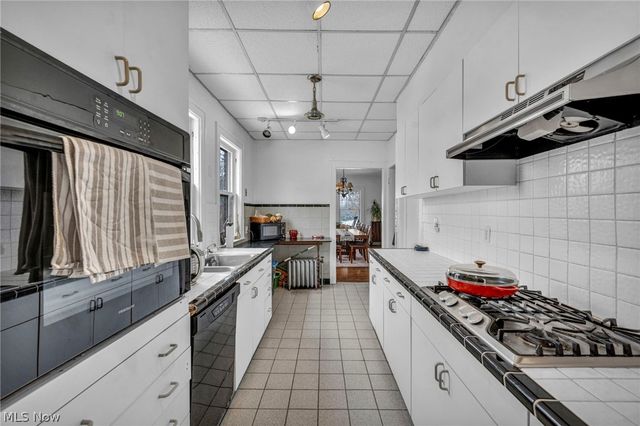 2410 Overlook Road, Cleveland Heights, OH 44106