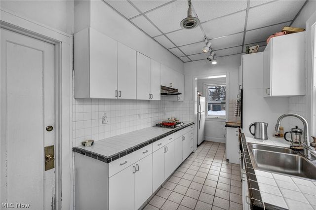 2410 Overlook Road, Cleveland Heights, OH 44106