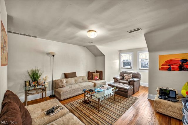 2410 Overlook Road, Cleveland Heights, OH 44106