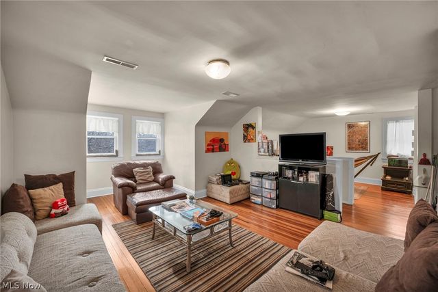 2410 Overlook Road, Cleveland Heights, OH 44106