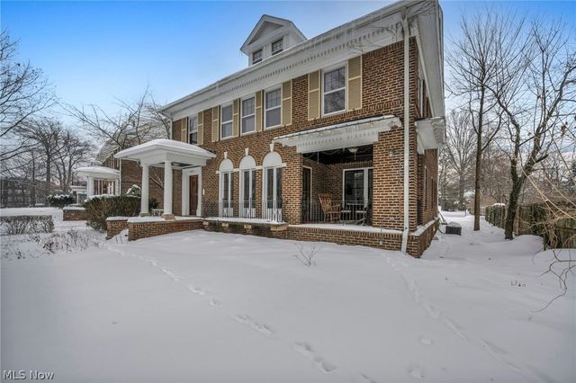 2410 Overlook Road, Cleveland Heights, OH 44106