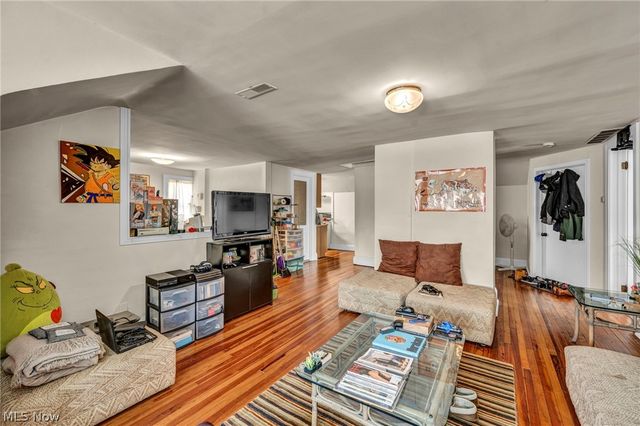 2410 Overlook Road, Cleveland Heights, OH 44106