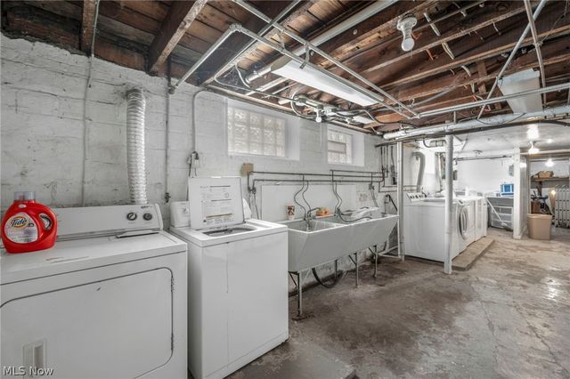 2410 Overlook Road, Cleveland Heights, OH 44106