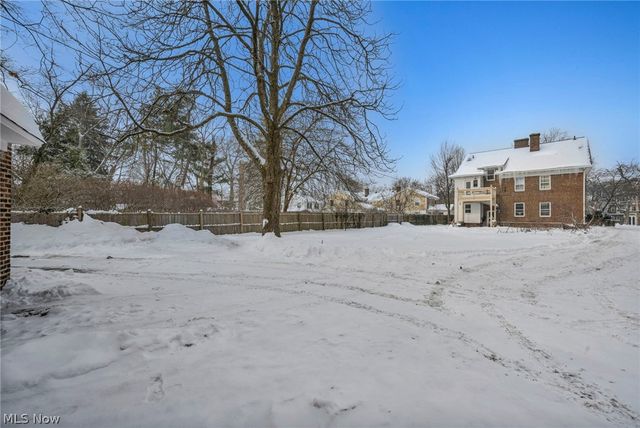 2410 Overlook Road, Cleveland Heights, OH 44106