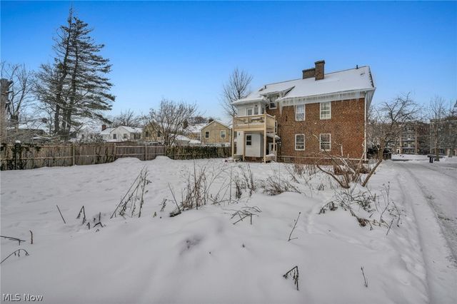 2410 Overlook Road, Cleveland Heights, OH 44106