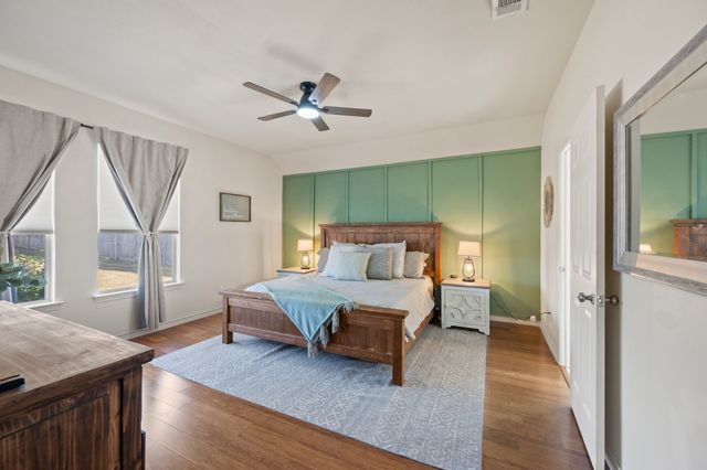 305 Maverick Trail, Oak Point, TX 75068