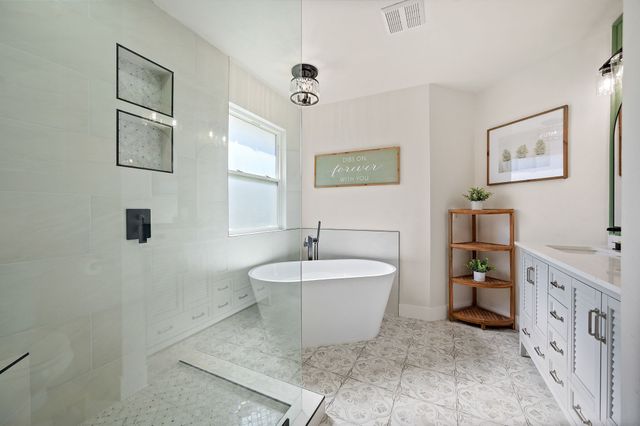 305 Maverick Trail, Oak Point, TX 75068