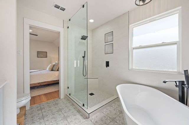 305 Maverick Trail, Oak Point, TX 75068