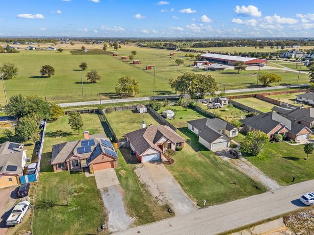 305 Maverick Trail, Oak Point, TX 75068