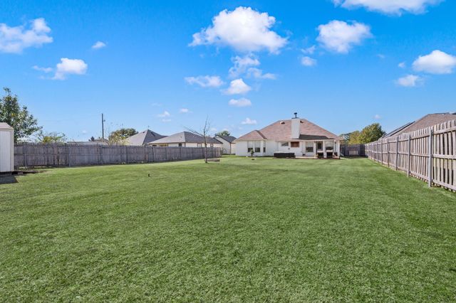 305 Maverick Trail, Oak Point, TX 75068