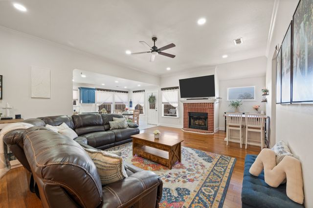 305 Maverick Trail, Oak Point, TX 75068