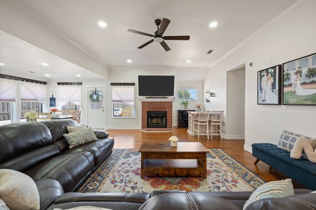 305 Maverick Trail, Oak Point, TX 75068