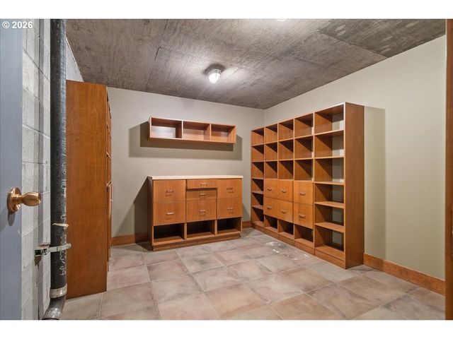 2815 ARROWHEAD Ct, Lake Oswego, OR 97034