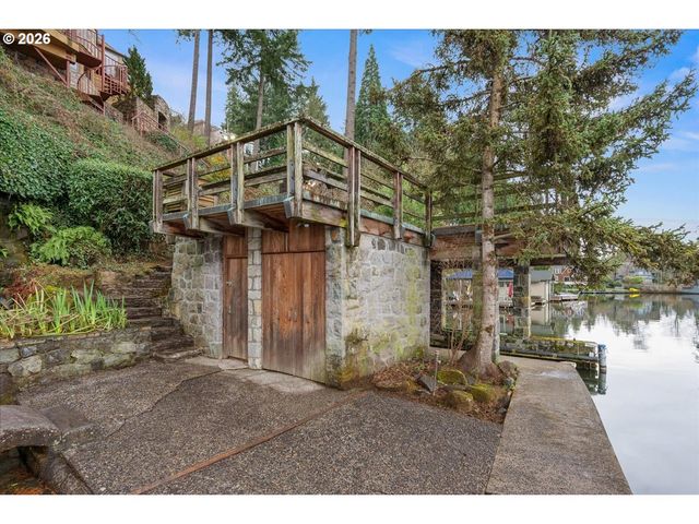2815 ARROWHEAD Ct, Lake Oswego, OR 97034