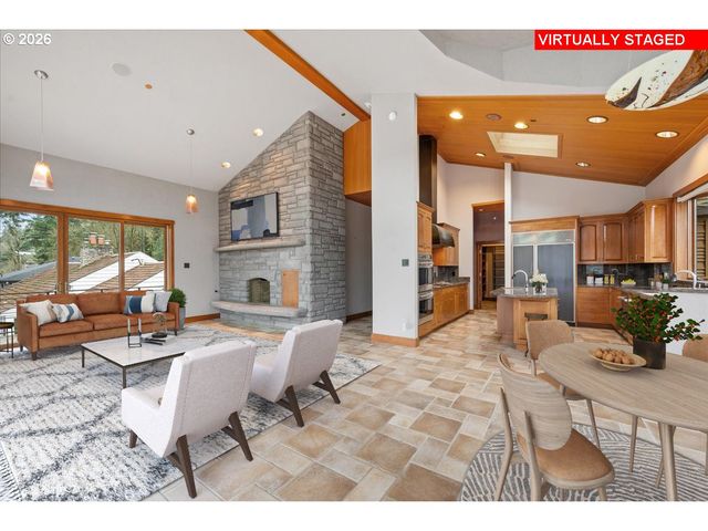 2815 ARROWHEAD Ct, Lake Oswego, OR 97034
