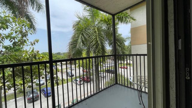 5550 NW 44th St 407B, Lauderhill, FL 33319