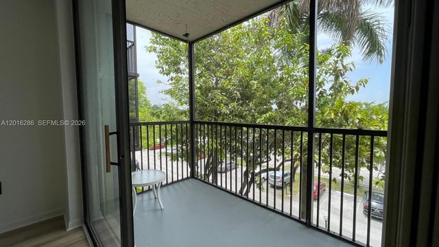 5550 NW 44th St 407B, Lauderhill, FL 33319