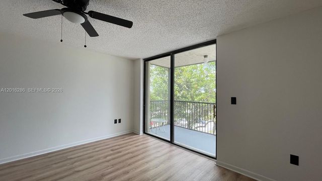 5550 NW 44th St 407B, Lauderhill, FL 33319