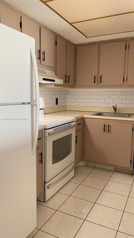 5550 NW 44th St 407B, Lauderhill, FL 33319