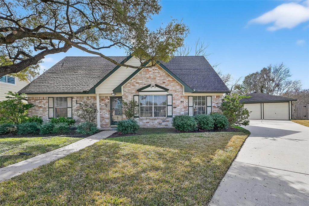 12323 Meadow Berry Drive, Meadows Place, TX 77477