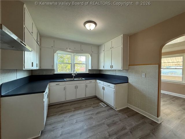 501 21st Street, Dunbar, WV 25064