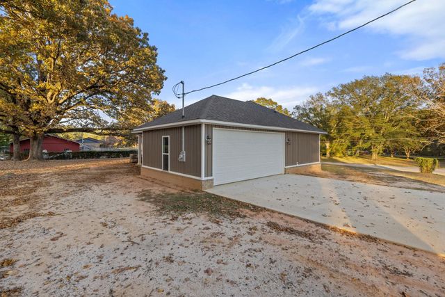 215 COUNTY ROAD 218 RD, Corinth, MS 38834