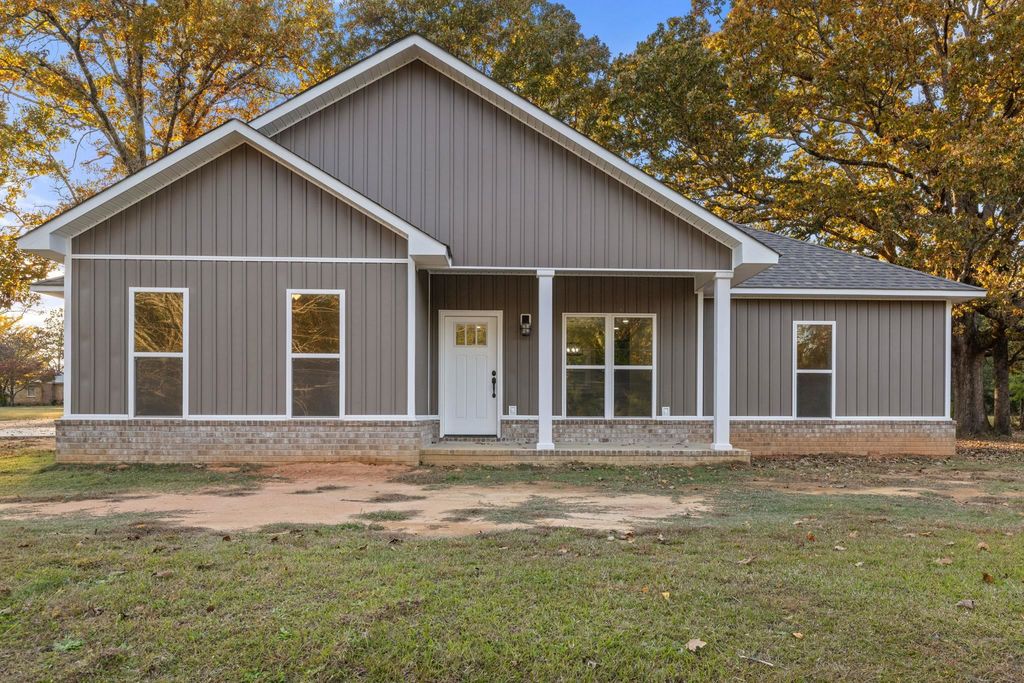 215 COUNTY ROAD 218 RD, Corinth, MS 38834