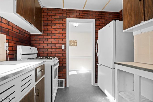 23205 Clifford Drive, North Olmsted, OH 44070