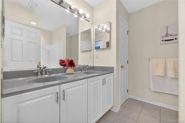 733 Huntington Drive, Fishkill, NY 12524