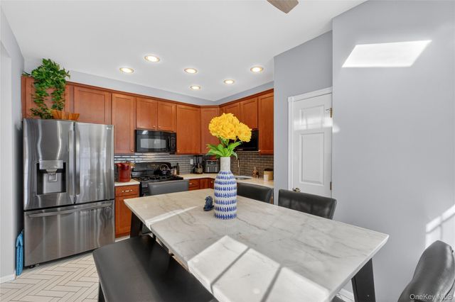 733 Huntington Drive, Fishkill, NY 12524