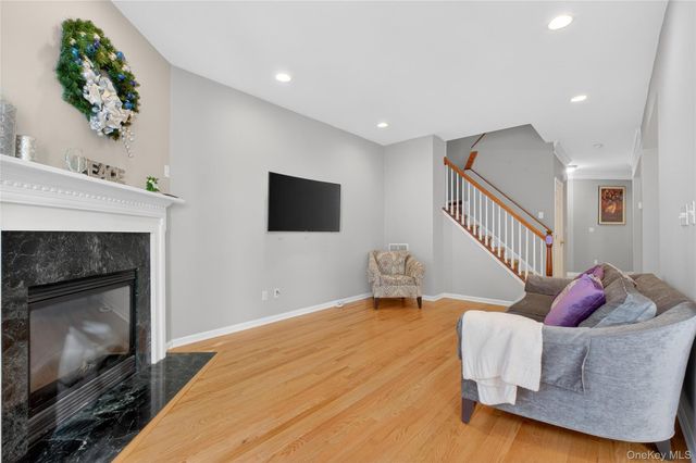 733 Huntington Drive, Fishkill, NY 12524