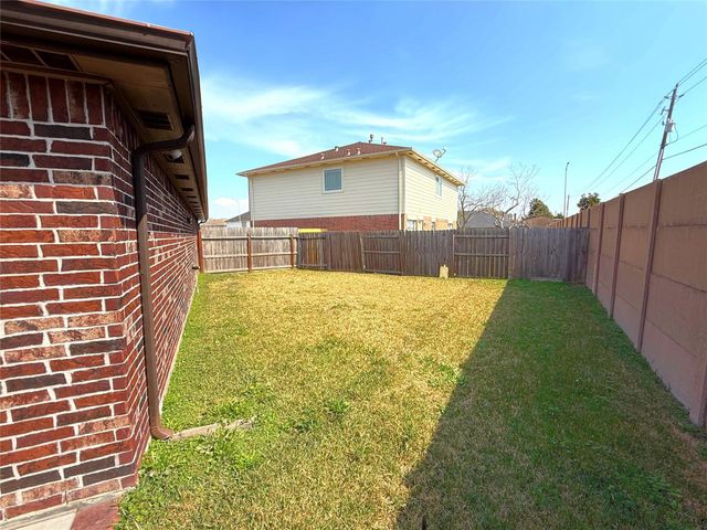 9204 Tejas Court, La Porte, TX 77571