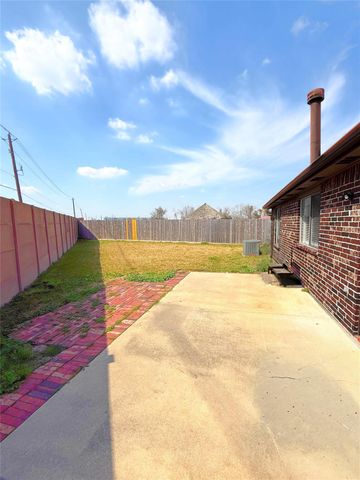 9204 Tejas Court, La Porte, TX 77571