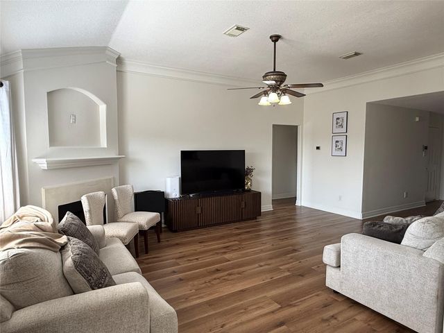 9204 Tejas Court, La Porte, TX 77571