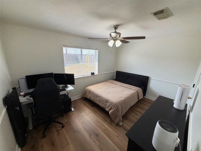 9204 Tejas Court, La Porte, TX 77571