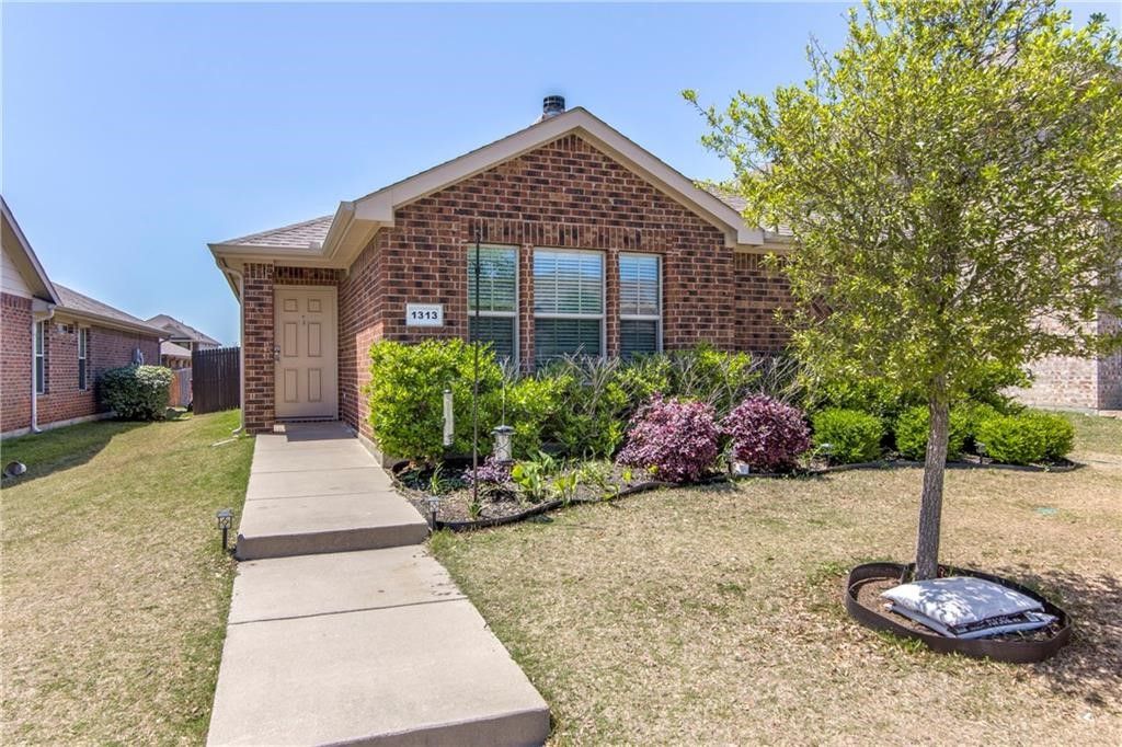 1313 Honeywood Lane, Royse City, TX 75189