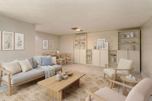 317 S Lu Ct Court, Carbondale, IL 62901