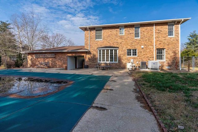 317 S Lu Ct Court, Carbondale, IL 62901